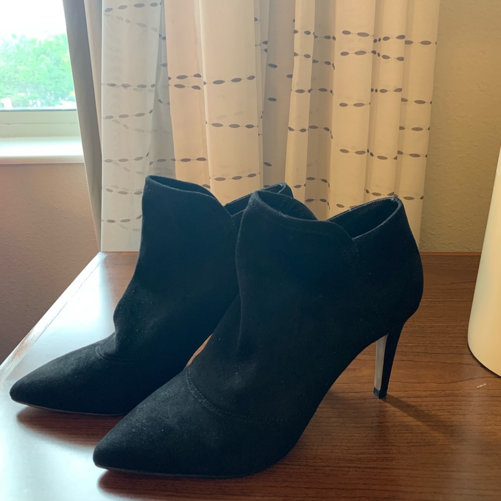 Tahiri Black Heeled Suede Booties
